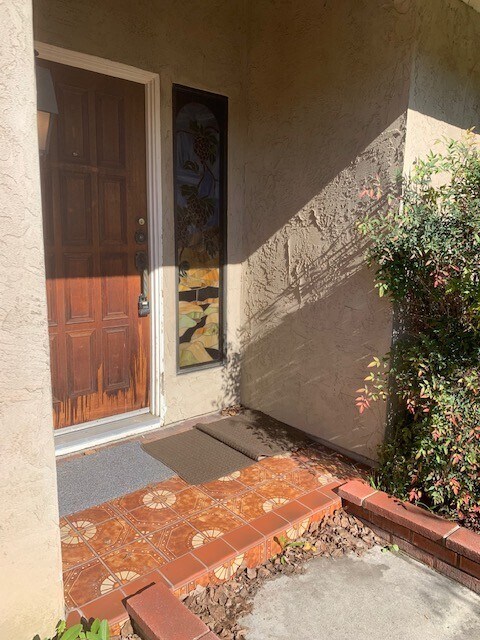 Foto del edificio - Charming 3 bedroom/2.5 bath Home - Call to schedule an appointment/Repairs in progress - Availabl...