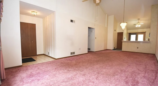 Building Photo - 1408 Greenbriar Ct