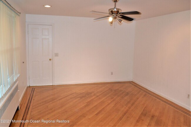 Building Photo - 442 Cottrell Rd