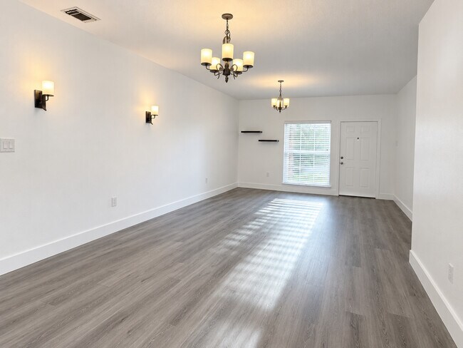 Foto del edificio - 2735 NE 42nd Ave