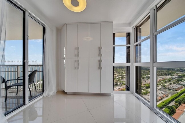 Foto del edificio - 4000 Towerside Terrace