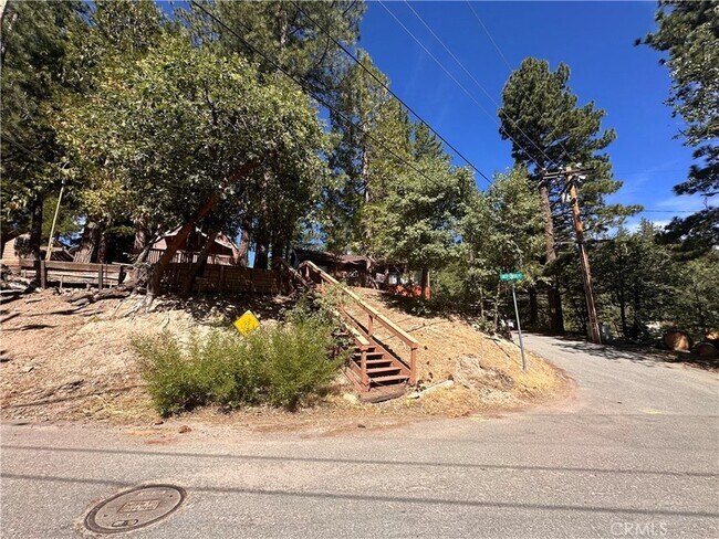 Foto del edificio - 2242 Deep Creek Dr