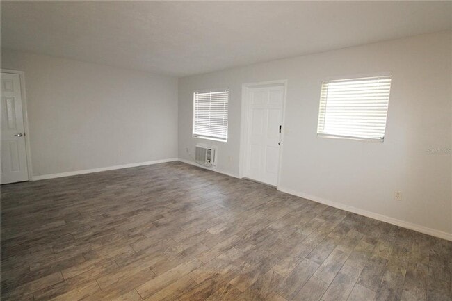 Building Photo - 6373 Gateway Ave