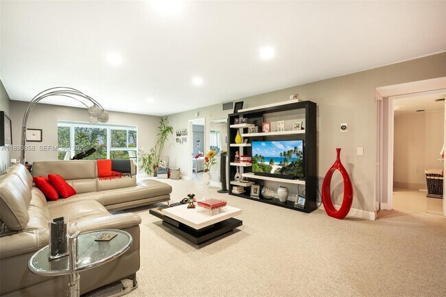 Foto del edificio - 1201 SW 128th Terrace