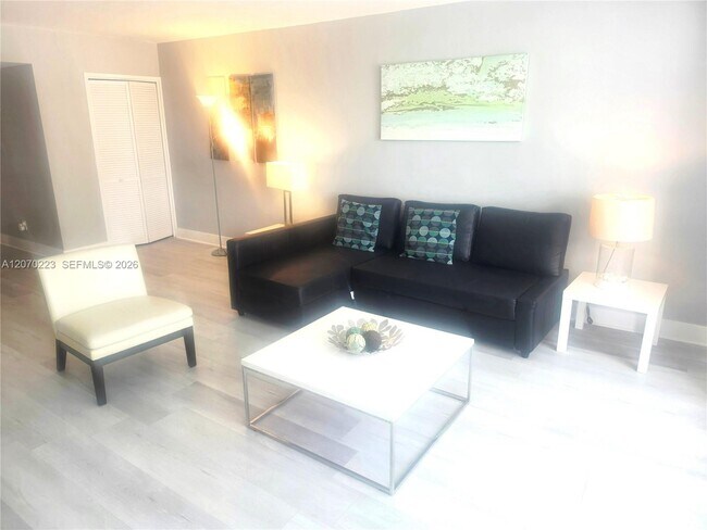 Building Photo - 5151 Collins Ave