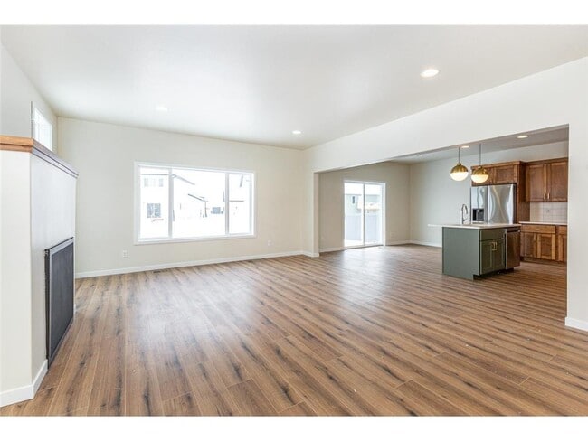 Foto del edificio - 5476 Lori Ln W