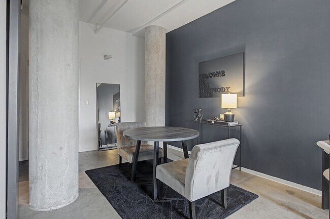 Foto del edificio - 2115 Yeaman Pl