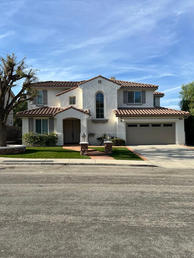 Foto principal - 1456 Hidden Ranch Dr