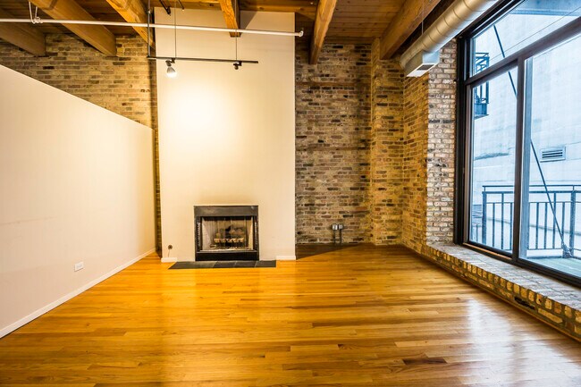 Foto del edificio - 375 W Erie St