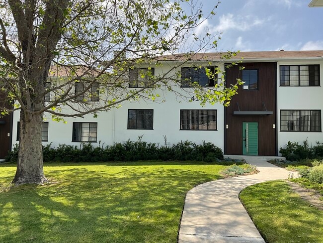 Bedroom Apartments for Rent under $2,500 in Los Angeles CA