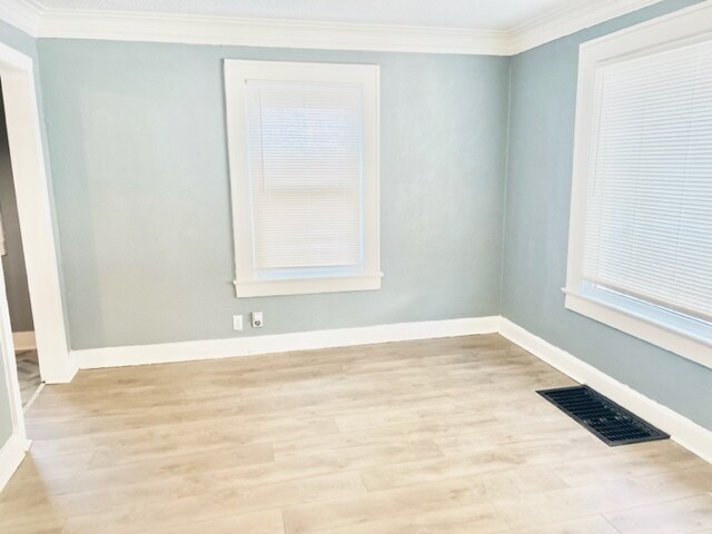 Foto del edificio - 4016 E 68th St