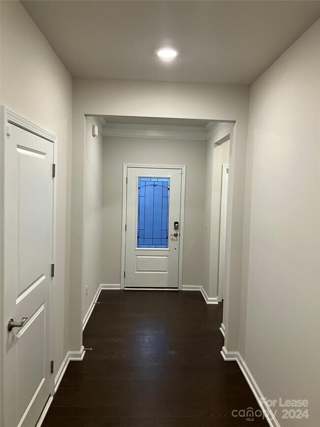 Building Photo - 174 Abersham Dr