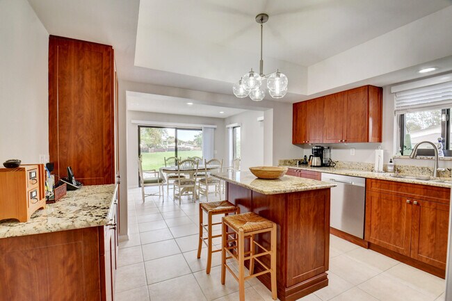 Foto del edificio - 384 SW 27th Terrace