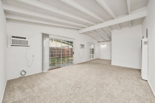 Building Photo - Charming 4-Bedroom Family Home– Available Now!