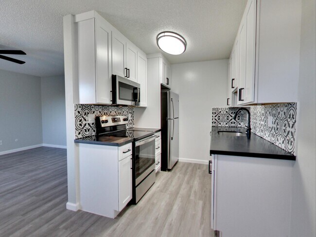 Foto del edificio - 14433 Bancroft Ave