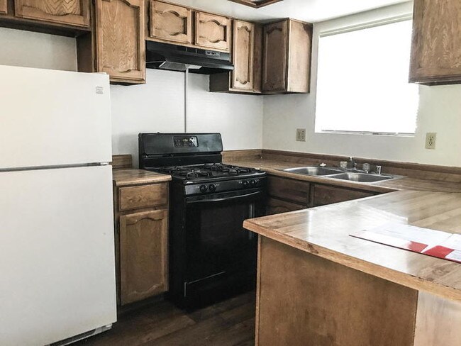 Building Photo - 894 Slumpstone Way