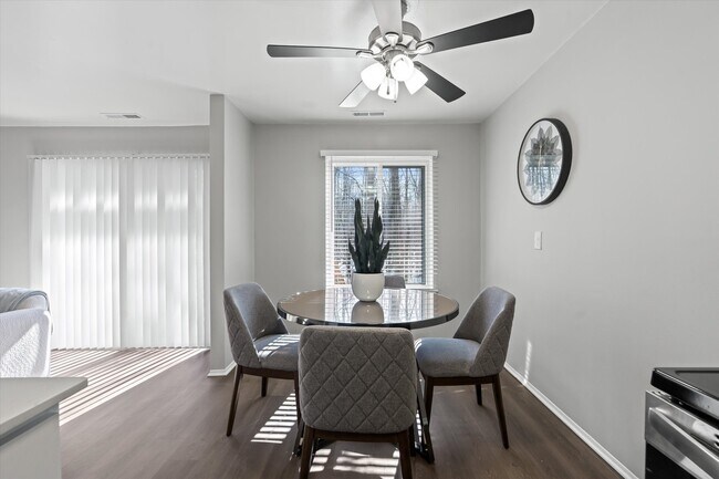 Foto del edificio - Newport Woods Apartments