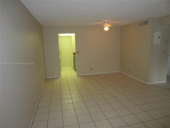 Building Photo - 10812 Royal Palm Blvd