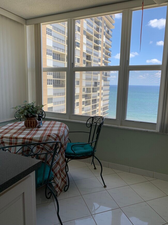 kitchen dining area with ocean front view - 4280 Galt Ocean Dr