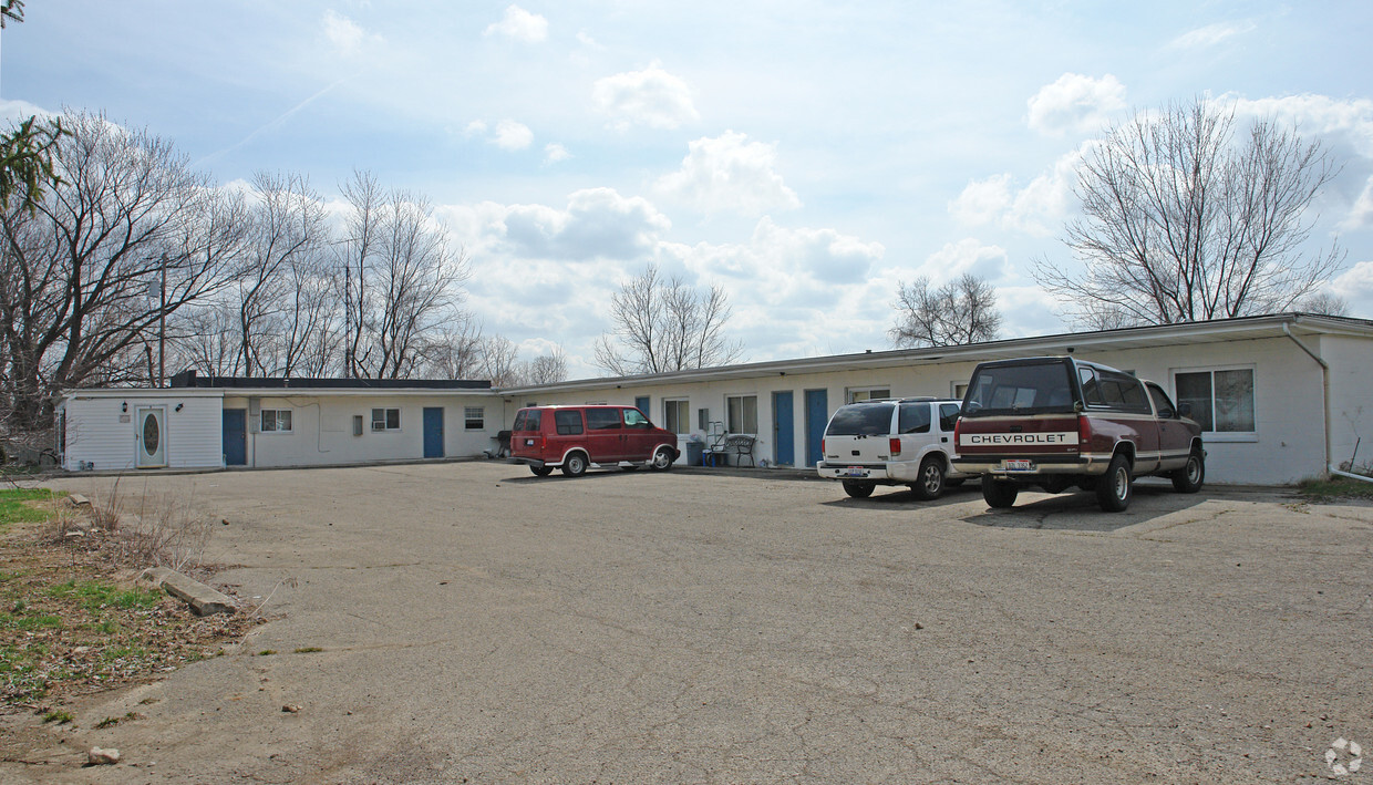 Primary Photo - 6215 W National Rd
