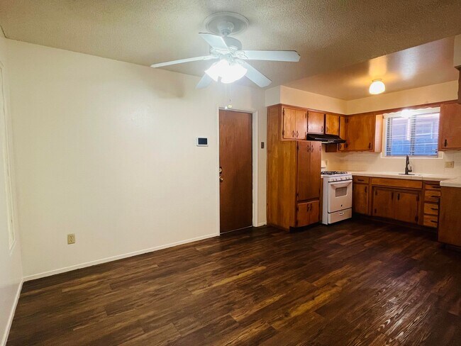 Foto del edificio - 13938 Hwy Ave