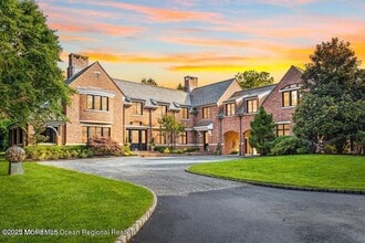 Building Photo - 18 Sheraton Ln