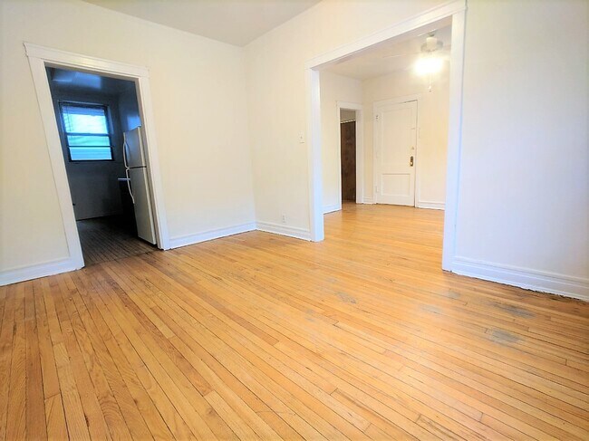 Foto del edificio - 812 W Waveland Ave