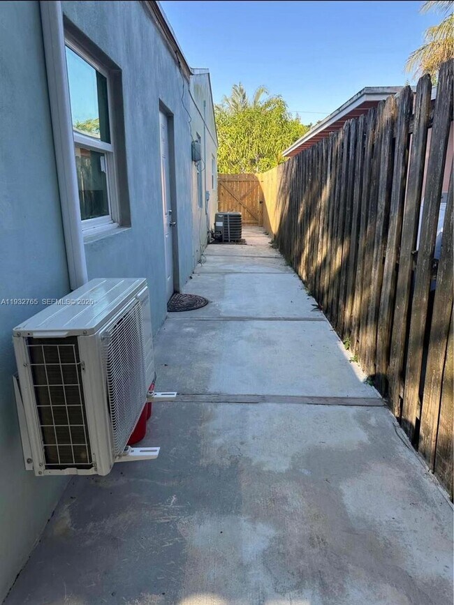 Foto del edificio - 1023 NW 3rd Ave