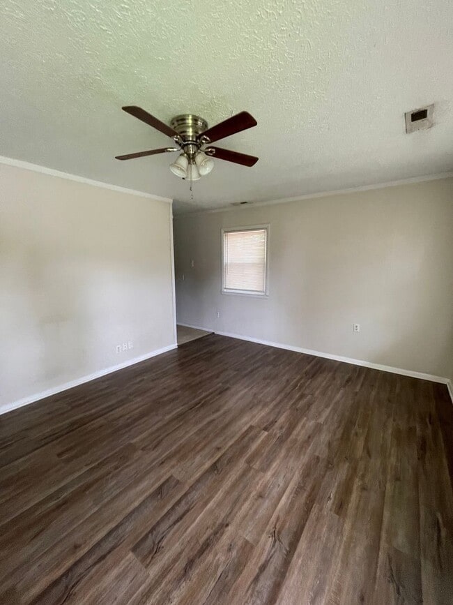 Building Photo - 3 BR single family in Hampton