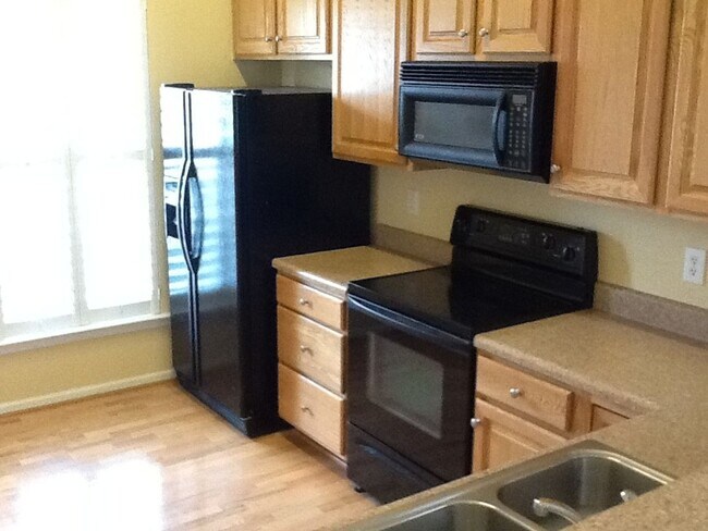 Foto del edificio - Mid-September Move-in Ready!
