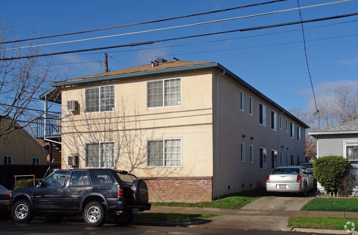 Building Photo - 2230 34th St
