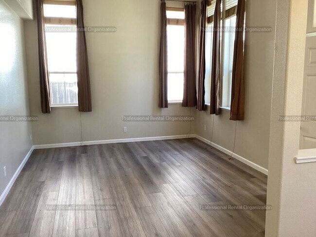 Foto del edificio - Large family home in desirable area