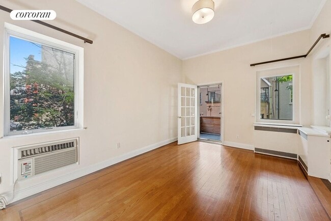 Building Photo - 16 E 84th St
