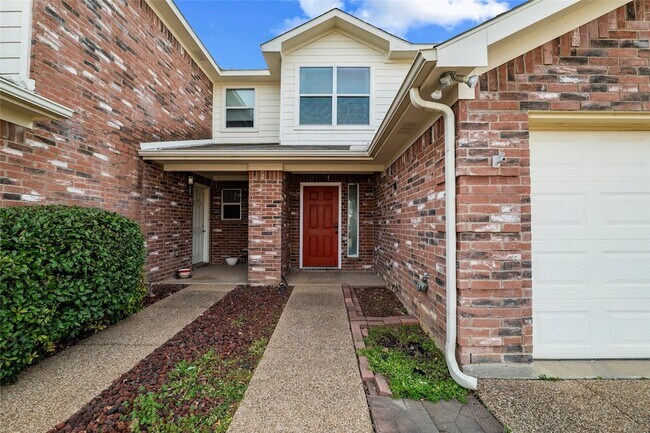 Building Photo - 2316 Kingsway Dr