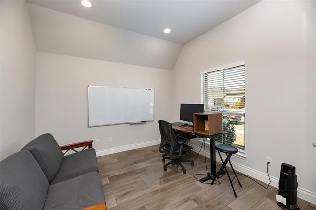 Foto del edificio - 2421 Stella Ln