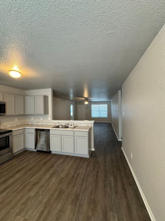 Building Photo - 3710 Keeneland Dr