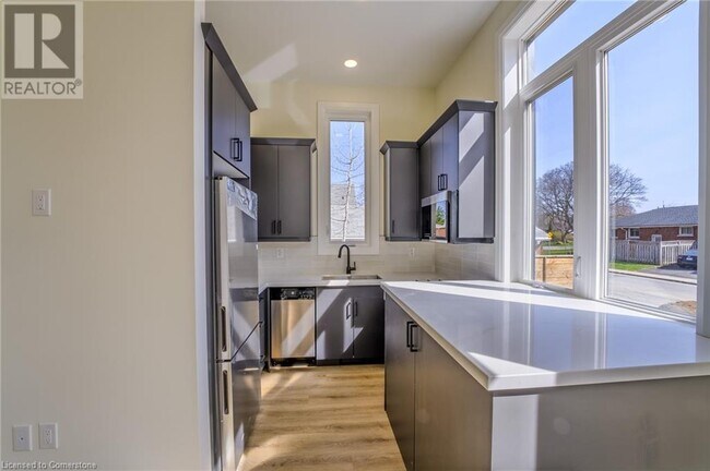 Photo du bâtiment - 77 W 4th St