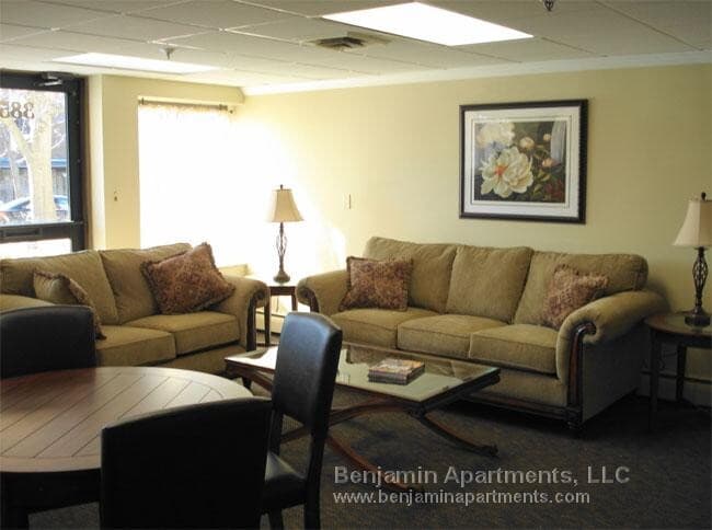 Building Photo - 15 Allen St