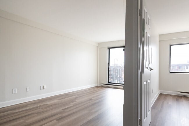 2BR,1BA-750 SF - Domaine Mistral