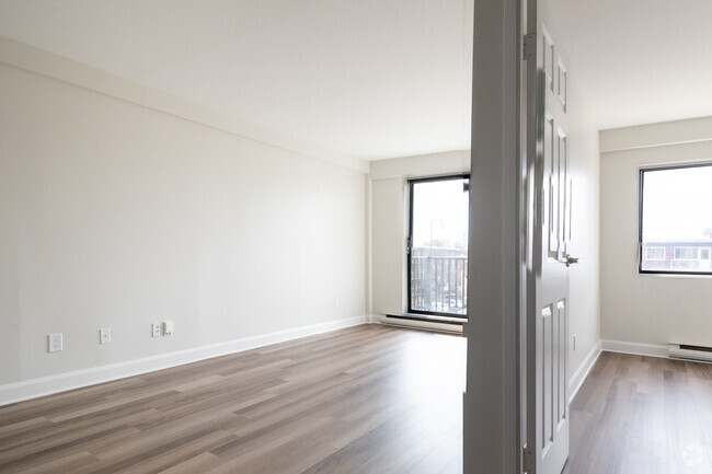 2BR,1BA-750 SF - Rue Mistral