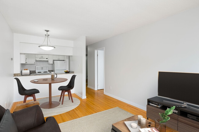 Building Photo - Marquis