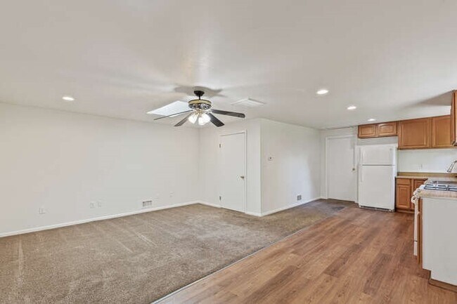 Foto del edificio - Super Cute 1 Bed, 1 Bath Carriage House!! ...