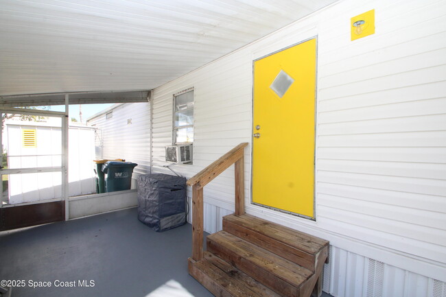 Building Photo - 2132 Rocway Dr