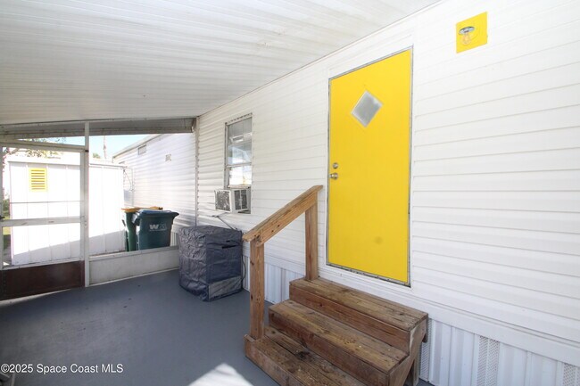 Foto del edificio - 2132 Rocway Dr