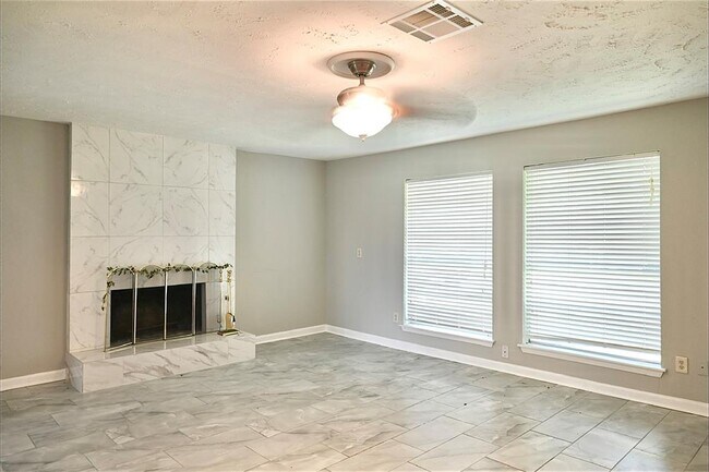 Foto del edificio - 7207 San Pablo Dr