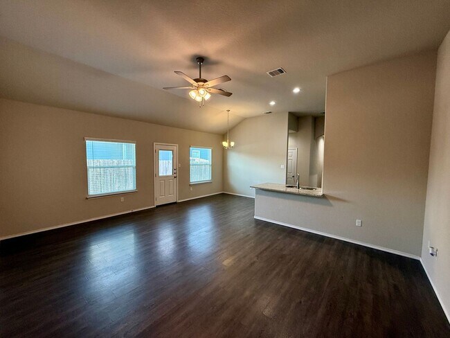 Foto del edificio - Luxury 3-bedroom, 2-bathroom Duplex in Seg...