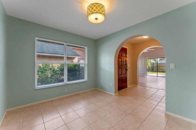 Foto del edificio - Spacious 3-Bed, 2-Bath Home in Casselberry