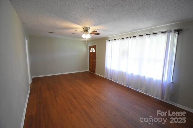 Foto del edificio - 4099 Shenandoah Dr SW