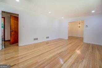 Building Photo - 1288 Elva Dr SW