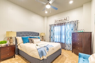 Bedroom - The Retreat at Grand Prairie